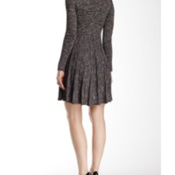 Max Studio - Picture 2 of 8